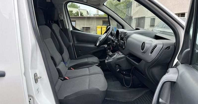Peugeot Partner cena 36900 przebieg: 198500, rok produkcji 2018 z Pabianice małe 56